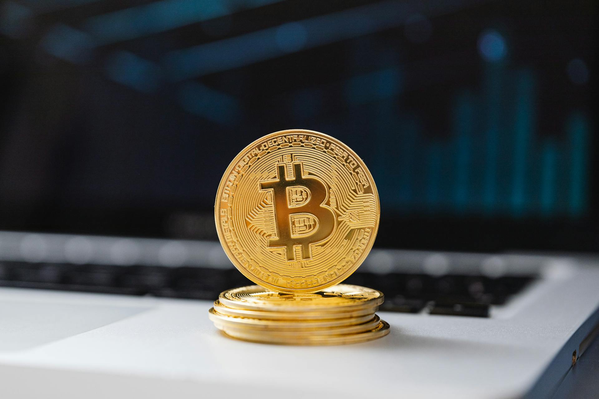 Cum poate un antreprenor român să accepte plăți în criptomonede — legal și sigur